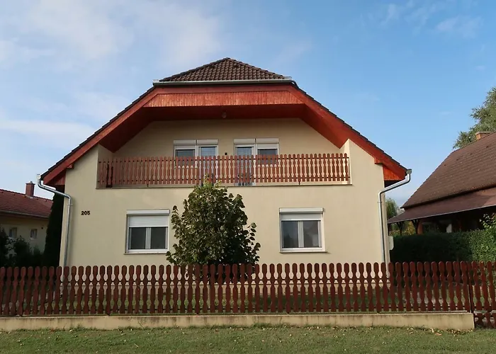 Anna Vendeghaz * Balatonfenyves